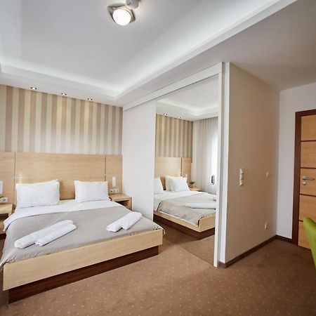 Laurus Motel Airport Tuzla Zivinice 外观 照片