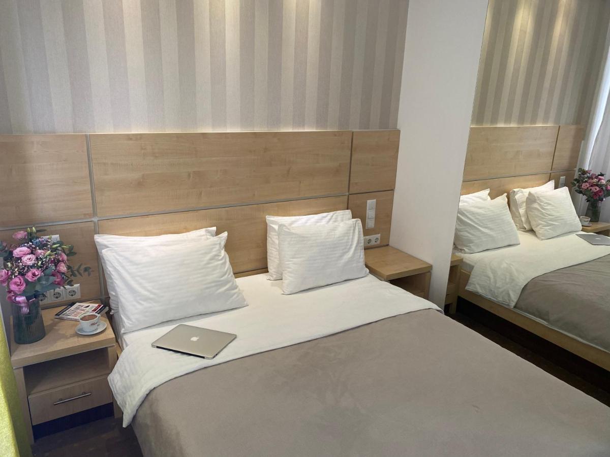 Laurus Motel Airport Tuzla Zivinice 外观 照片