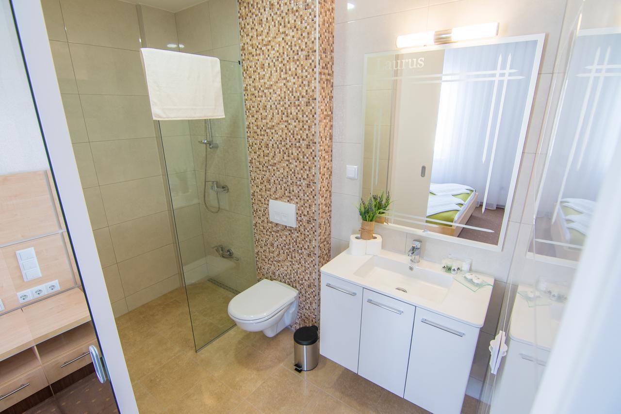 Laurus Motel Airport Tuzla Zivinice 外观 照片