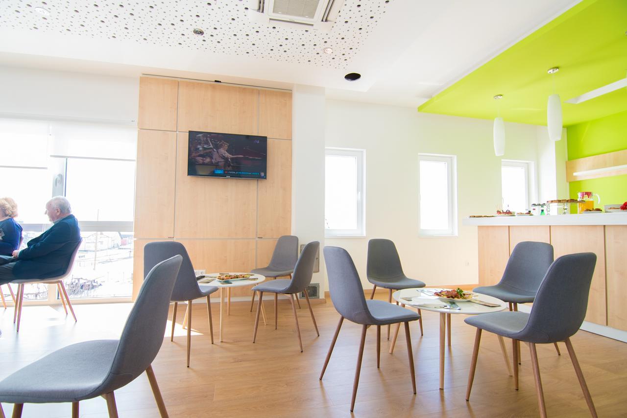 Laurus Motel Airport Tuzla Zivinice 外观 照片