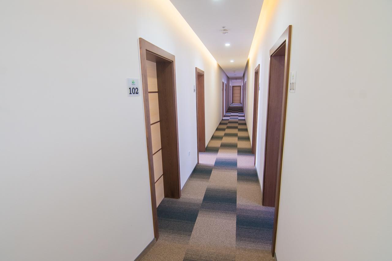 Laurus Motel Airport Tuzla Zivinice 外观 照片